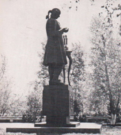 Памятник И.И.Ползунову - М.Бродский 1980 г. Бронза,Гранит Барнаул